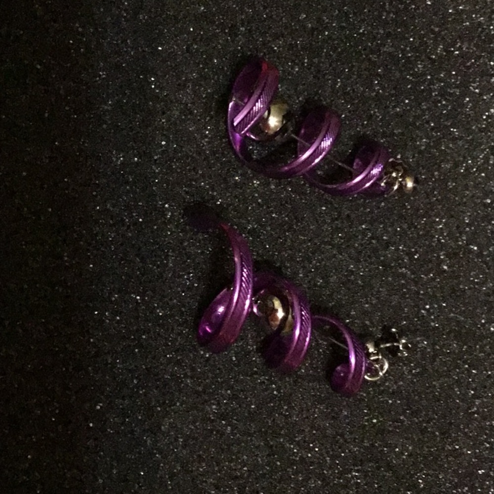 Groovy Retro Spiral Purple Earrings in Excellent Condition